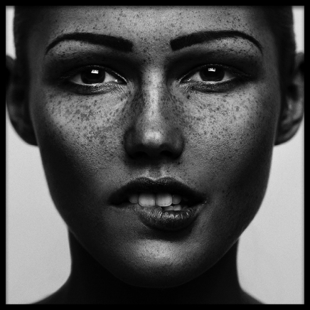 Summer Freckles Poster in the group Posters & Prints / Black & white at Desenio AB (2530)